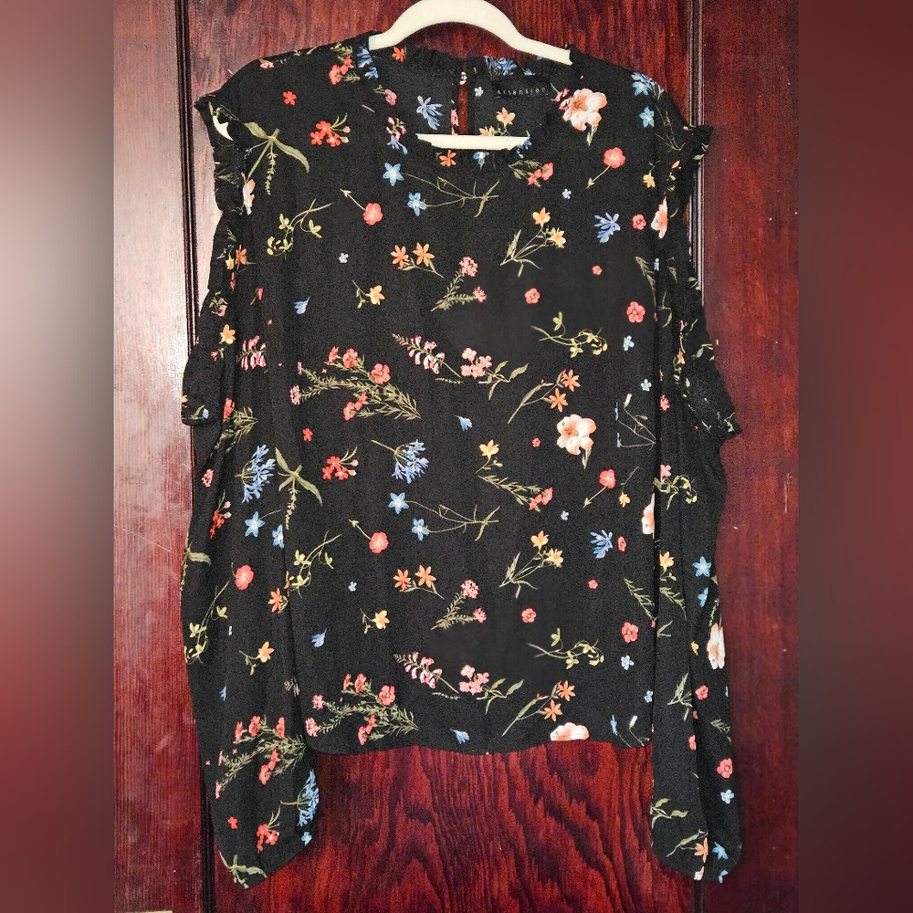 Attention, XL, Floral Print Black, Cut Out Long Sleeve Blouse